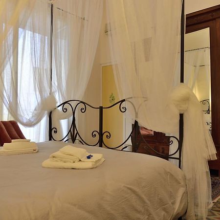 Real Teatro Umberto I Bed and Breakfast Palermo Eksteriør billede