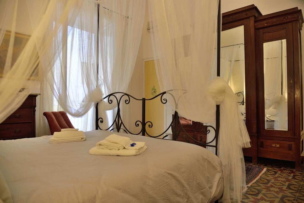 Real Teatro Umberto I Bed and Breakfast Palermo Eksteriør billede