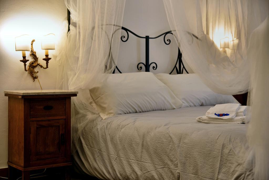 Real Teatro Umberto I Bed and Breakfast Palermo Eksteriør billede