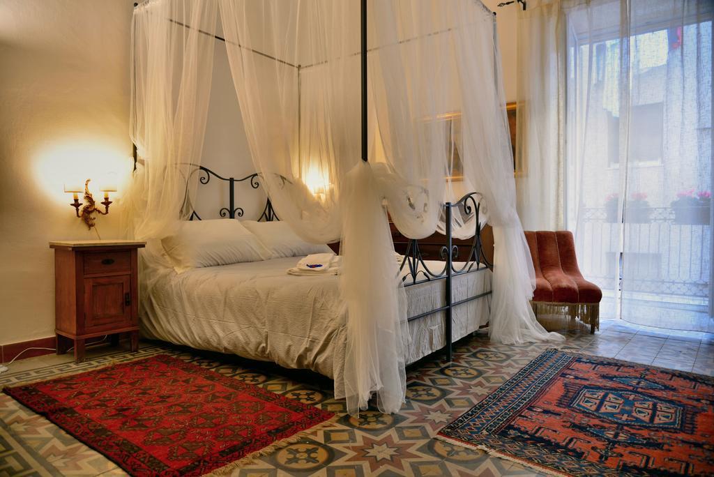 Real Teatro Umberto I Bed and Breakfast Palermo Eksteriør billede